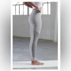 Fabletics Sync Seamless Highwaisted 7/8 Legging L